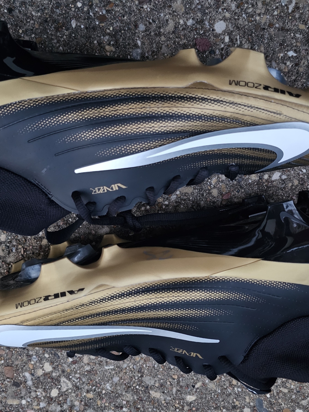 Nike Men’s Black and Gold Vapor Football Cleats